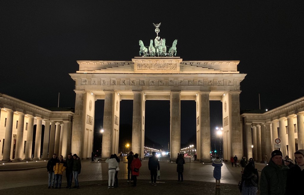 Brandenberg Gate at night