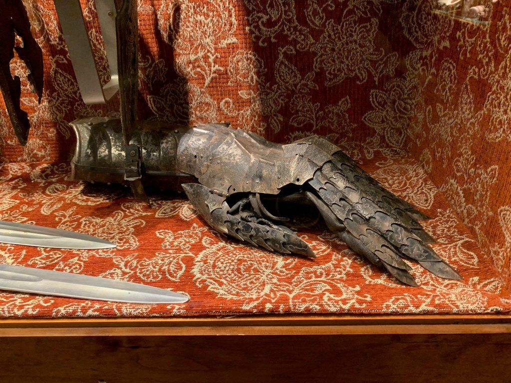 Sauron's gauntlet (movie prop)